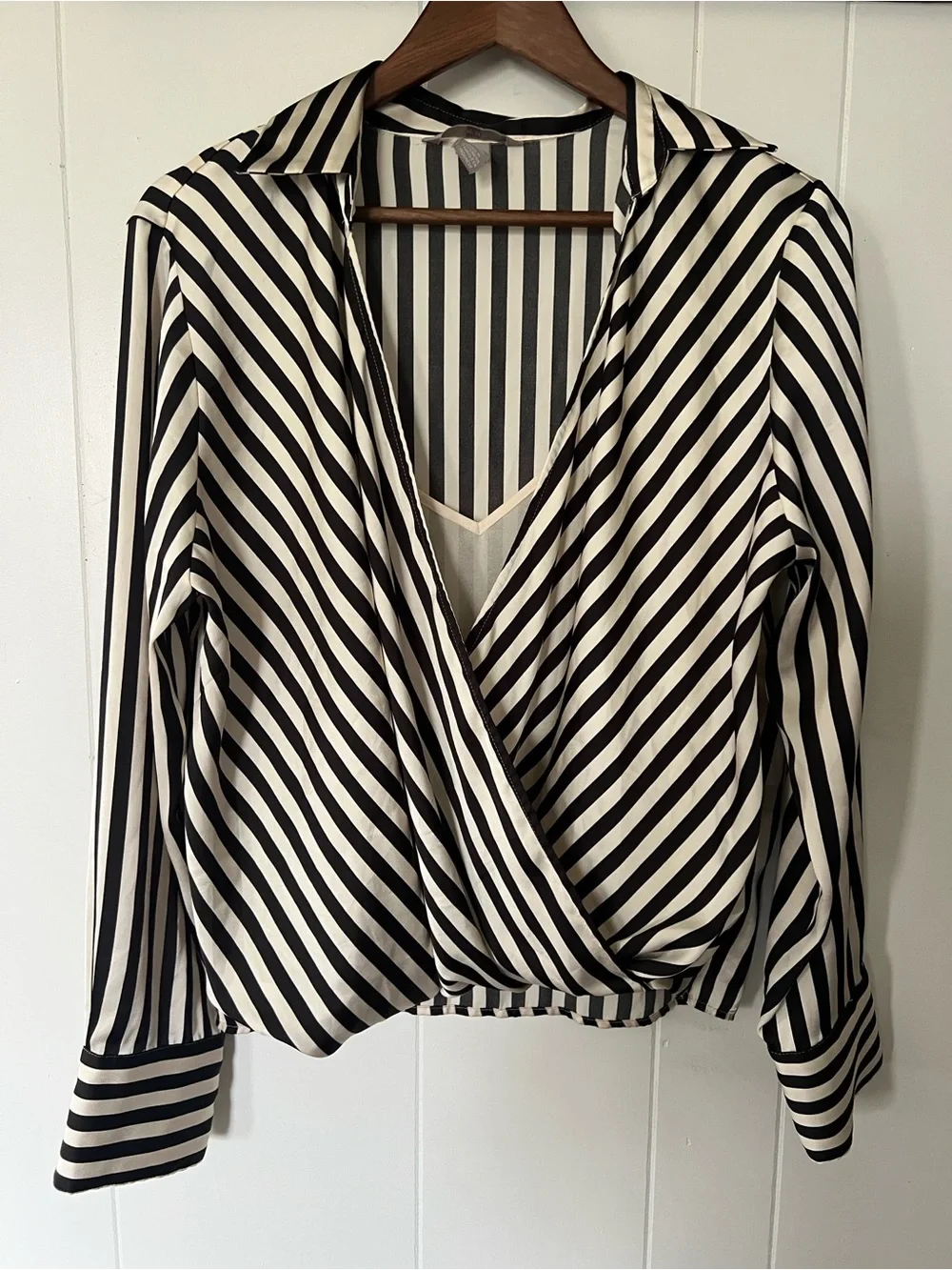 H&M Wrap-over Classic Striped Blouse Medium - Picture 2 of 9